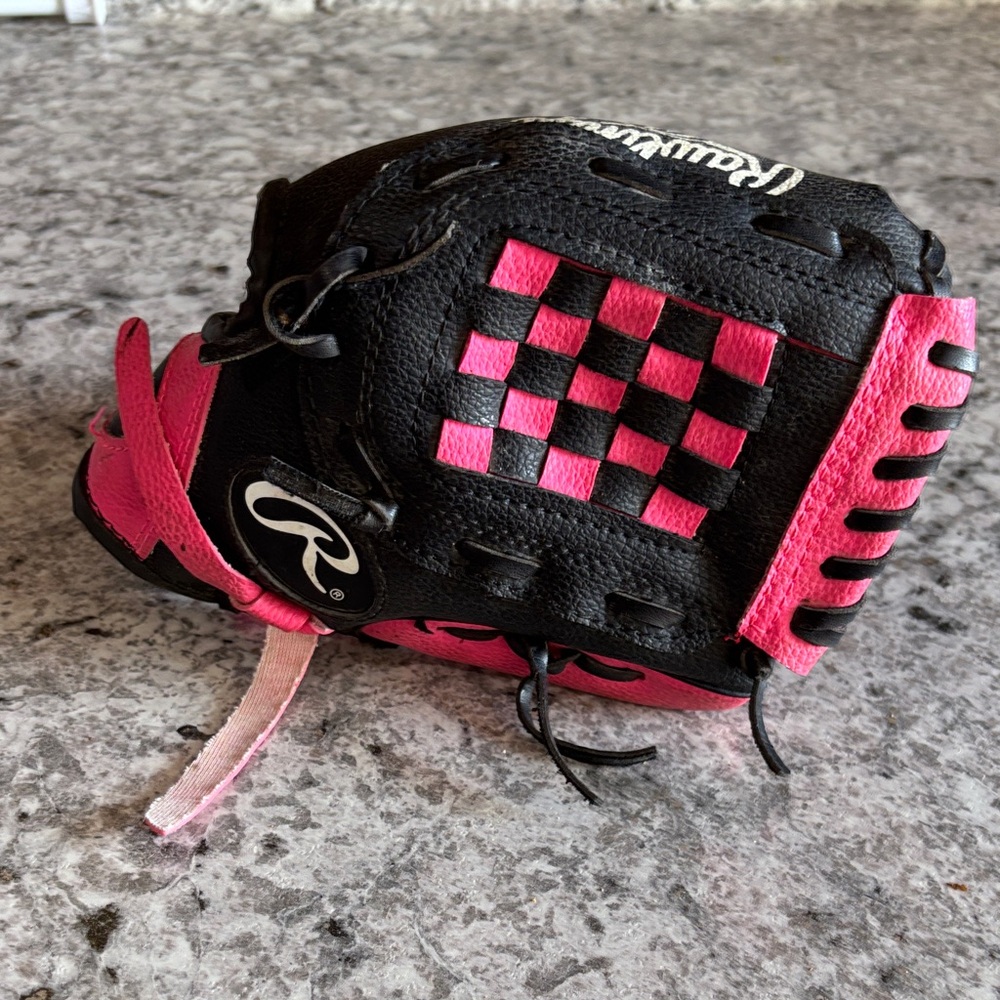 Rawlings Black and Pink Glove